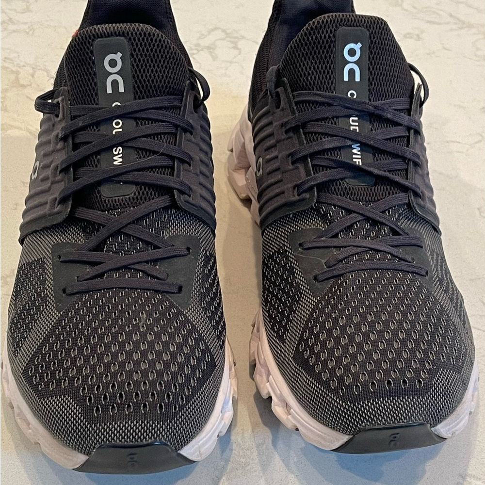 On Running CloudswiftBlack Rock White